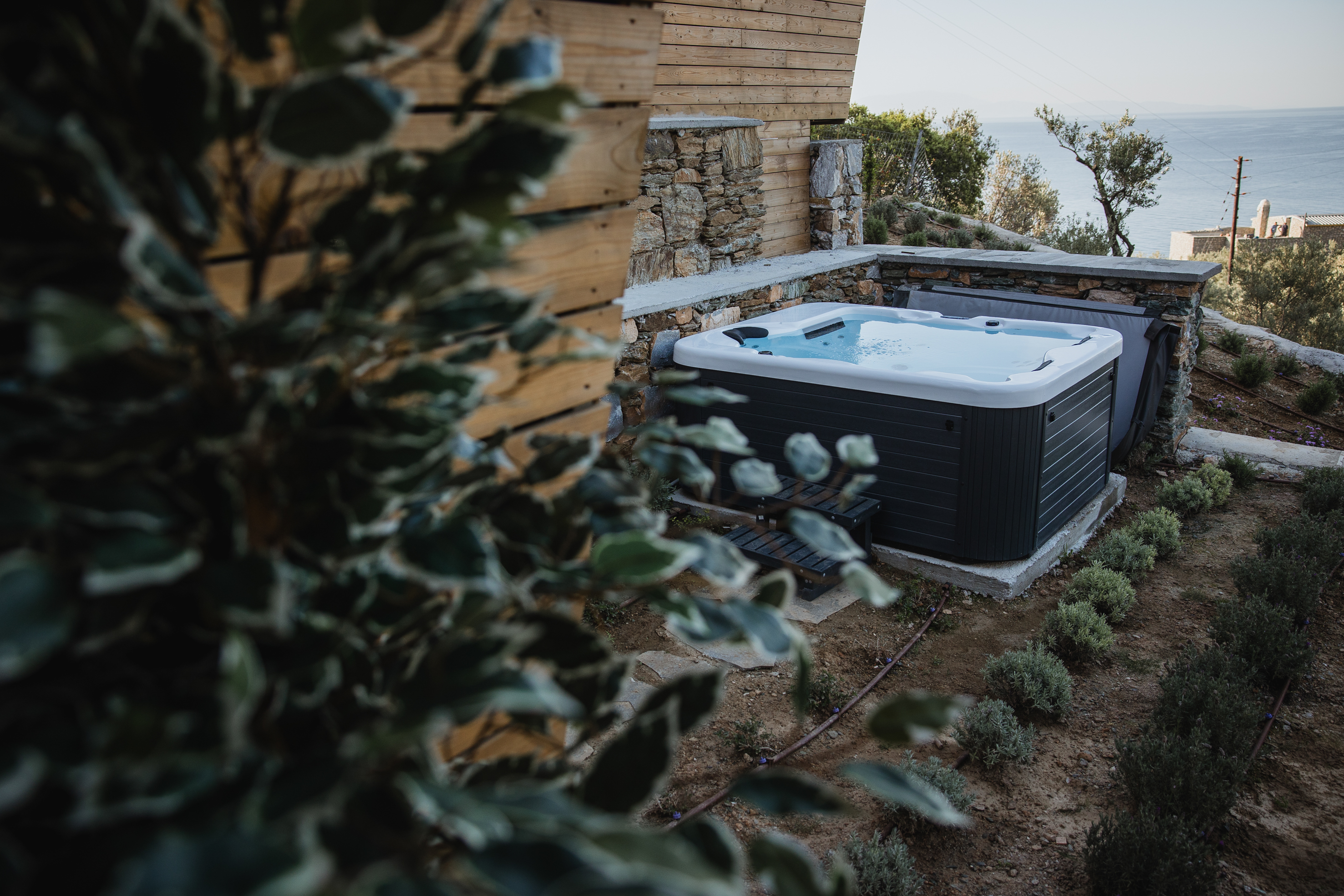 Hot tub, outdoor, scenic view